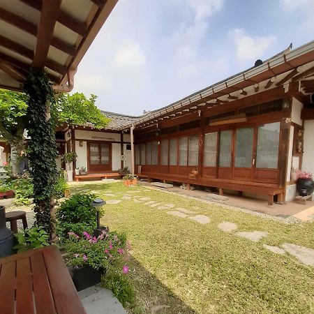 Gyeongju Guesthouse Huewon Bagian luar foto