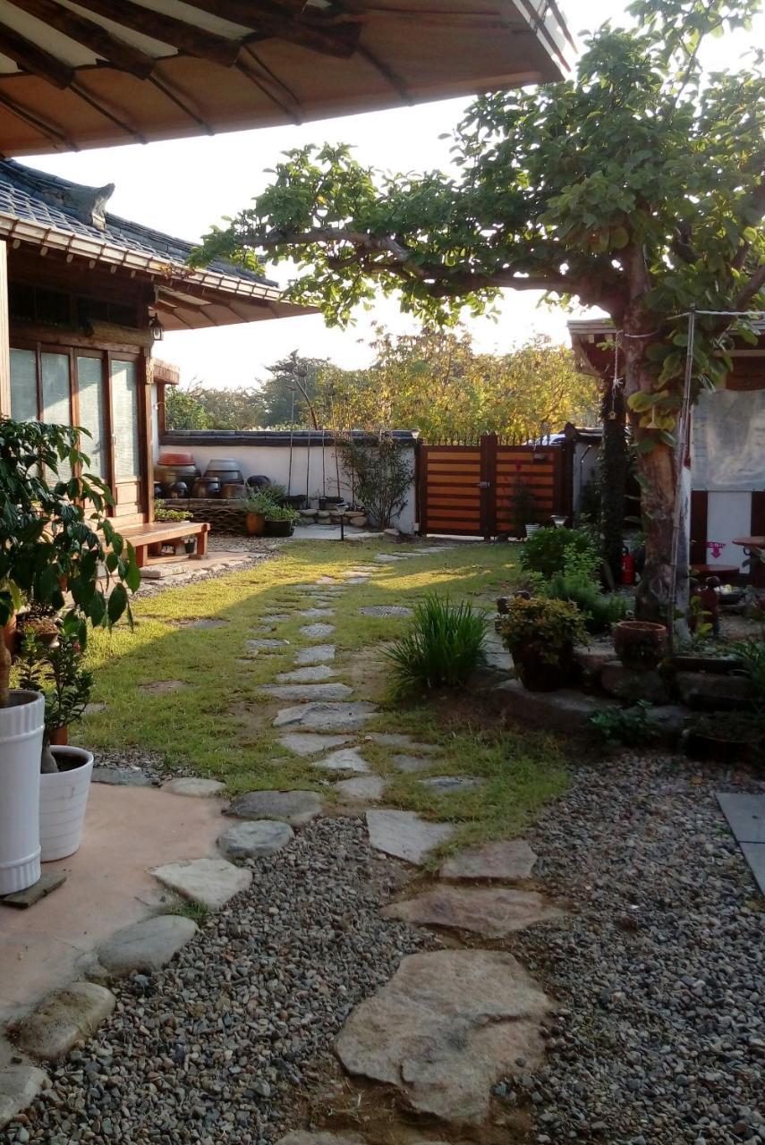 Gyeongju Guesthouse Huewon Bagian luar foto