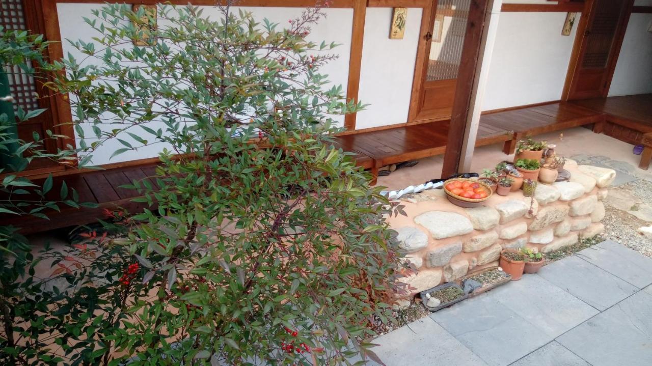 Gyeongju Guesthouse Huewon Bagian luar foto