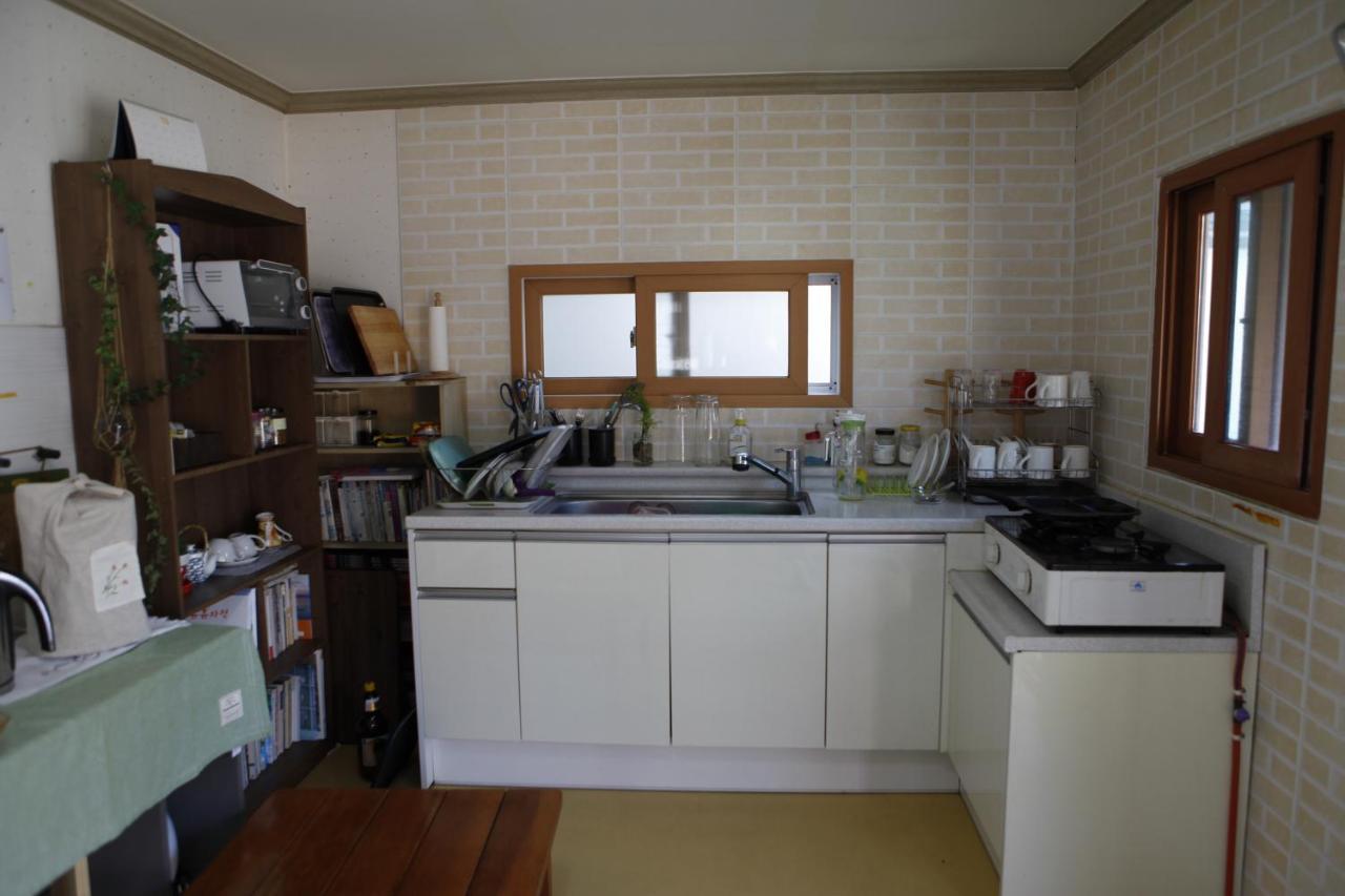 Gyeongju Guesthouse Huewon Bagian luar foto
