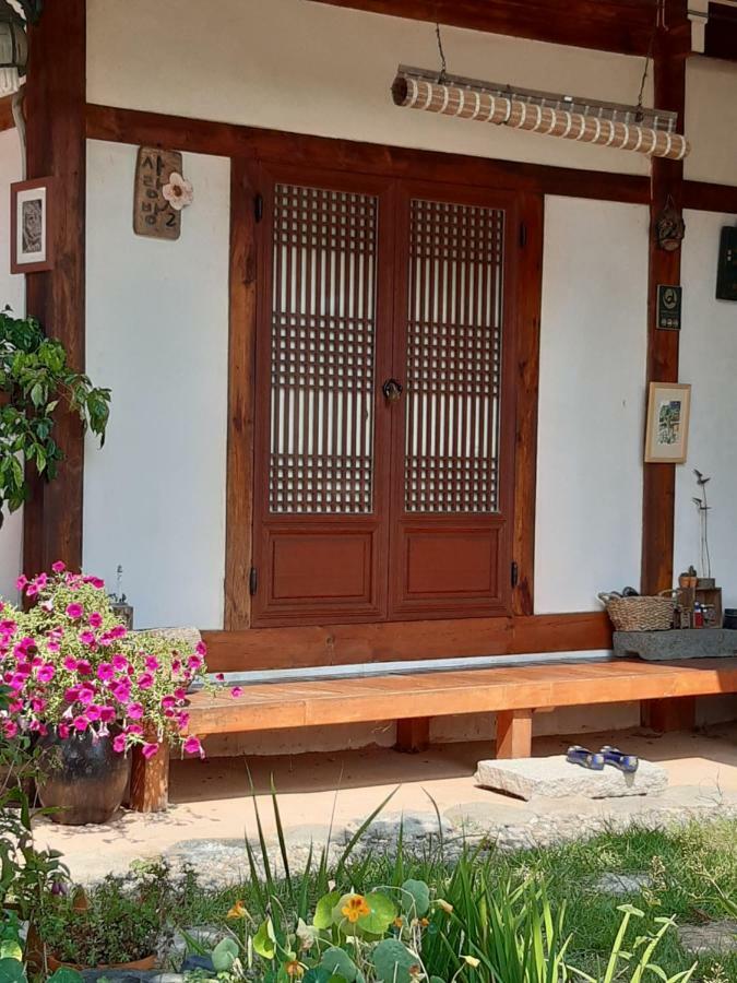 Gyeongju Guesthouse Huewon Bagian luar foto