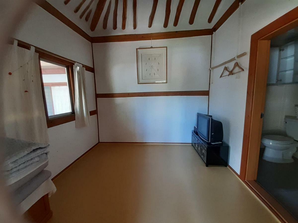 Gyeongju Guesthouse Huewon Bagian luar foto
