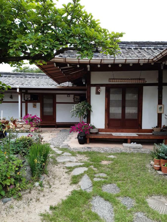 Gyeongju Guesthouse Huewon Bagian luar foto